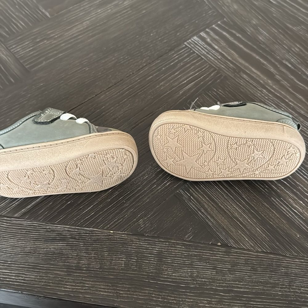 Carters sneakers, baby shoes, size 3-6 months, camo, green, tan, spring - Picture 4 of 4